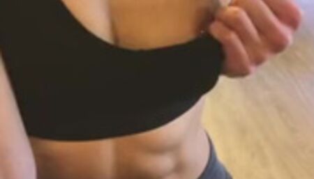 Girlfriend flashing and fucking at the gym!! sexy amateur leolulu