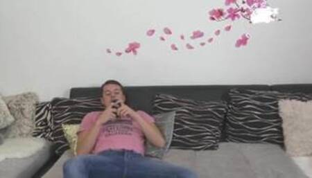 close family connection with booty mature mother