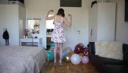 Saskias pointy heels in action