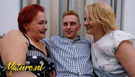 Sinful hottie at threesome smut