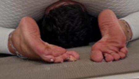 Goddess Kiffa and Mr Pine - Yoga class EP 2 - Yoga Sexy Teacher facesitting on lazy student - FACESI