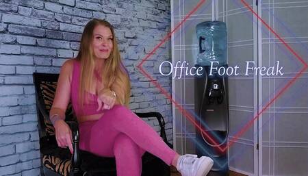 Office Foot Freak (WMV)