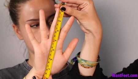 Young Ladies Hand Comparison - HD MP4