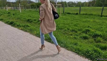 Shoeplay and dipping with Jimmy Choo High Heels wmv 1280x720