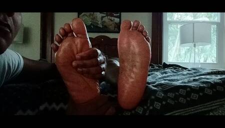 Giving a Sensual Foot Massage to Amandalicious