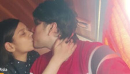 Stranger Traveller Girl Seduces Me In the Bus & I finishes Fucking Her In My hotel Room