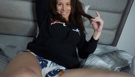 Sunshine Tampa seduces & edges friend with her wet foot pussy - Top 25 POV Foot Worship Clip!