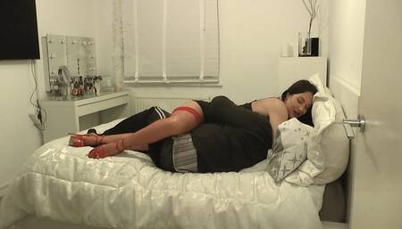 Ejaculating From Elektra's Body Squeeze