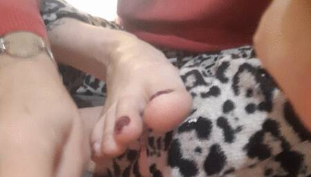 Having my nail toes polished