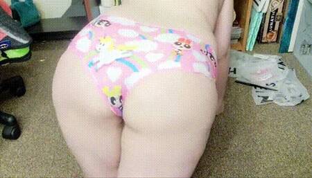 Cutey Cartoon Panties : Ass Flexing