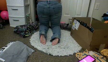 Ass Cracked in Tight Jeans