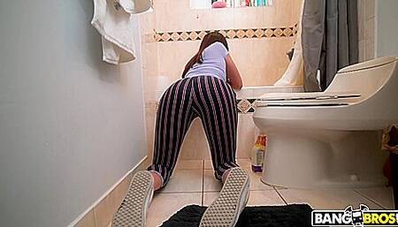 Reyna Delacruz Fucking Cleaning P1