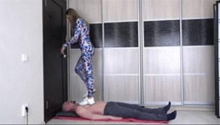 Snowflake - sneaker trampling Full HD