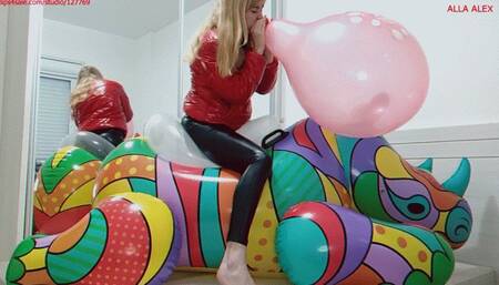 Alla inflates two balloons with her mouth and makes S2P of a transparent balloon riding an inflatable rhinoceros and makes B2P of a red balloon!!!