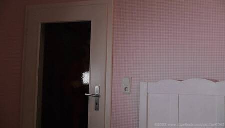 Blowing him awake (2018) (MP4)