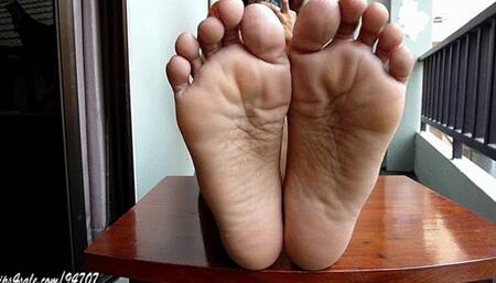 SUMI big feet massive and wrinkled sexy soles size 40