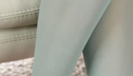 HotLegsAndFeet - Candy Sweet And Taylor Sands