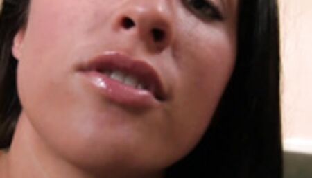 Natural Beauty Lizz Tayler Giving Satisfying Handjob