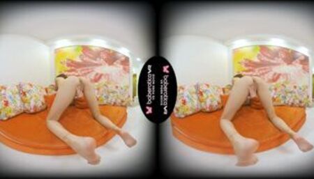 Regina Moonshine displays her long, curvy, and juicy tits in VR.