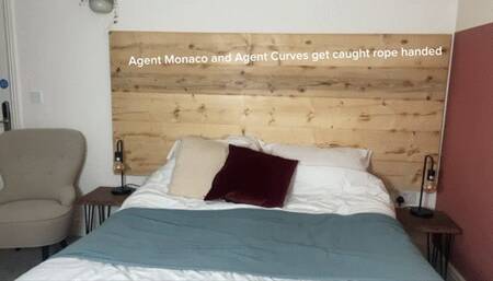 Agents caught rope handed and gagged