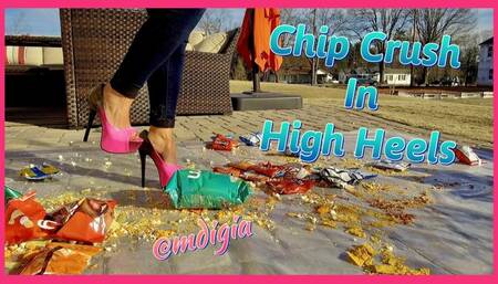 WATCH MDIGIA CRUNCH CHIPS WITH HER HIGH HEELS (ASMR)
