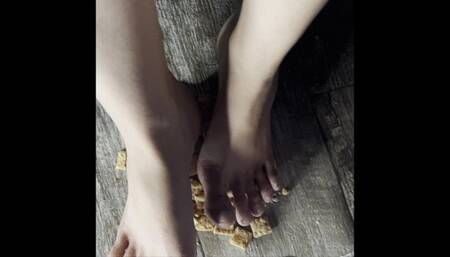 Cinnamon Toast Crunch & Milk Foot Crushing
