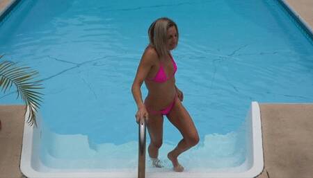 3 Lesbian fun in the Pool