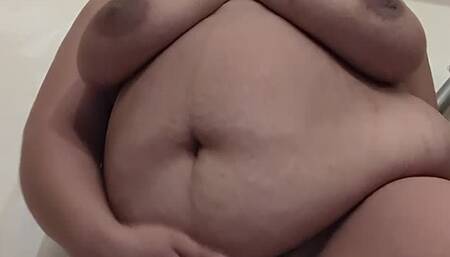 MILF Masturbating And Peeing In The Shower