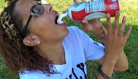 Odette - Handcuffs and Whip Cream in the Park (AVI)