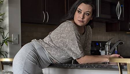 Tiffani Addams Feet Play Interview - 1080 HD WMV