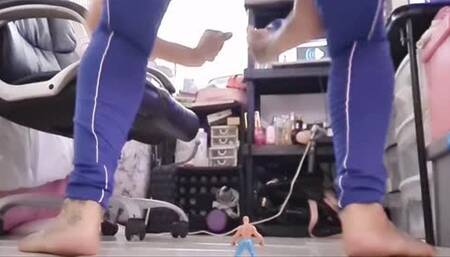 HD very Gassy Giant Yoga teacher Farrs sits on and foot crushes tiny student