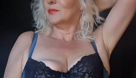 Yummymommy in sexy lingerie smokes EVE 120s