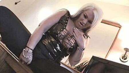 Sniffing my farts - Quicktime