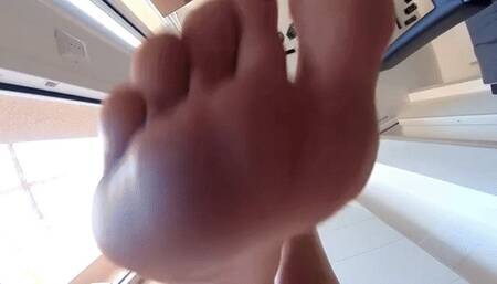 Italian girlfriend - giantess pov trample and flip flops show