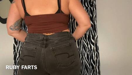 Ruby Farts and Oils Her Ass in Jean Shorts