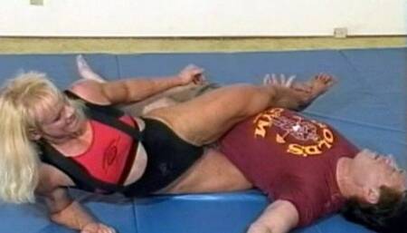 Mixed Mat Action - Anita vs Paul