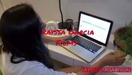 my sissy cleaning my soles while doing secretarial work