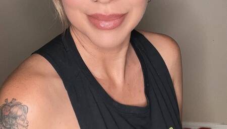 Elle Lyon Wants to Work Out With You