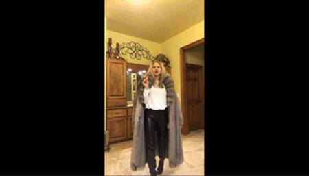 Millionaire Fur Cigar Goddess (720p)