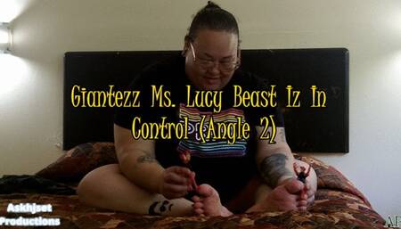 Giantezz Ms Lucy B Iz In Control (Angle 2)