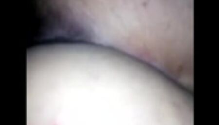 Ella arriba hasta venirnos