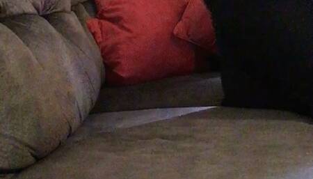 AARIEL SHOWS HER SEXY SOLES AND TOES