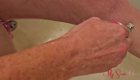 Behind the Scenes Shaving - Amateur in the Shower
