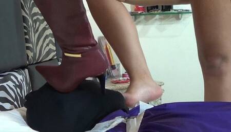WORSHIP MY BOOT AND THEN MY FEET AND MY FRIEND FEET BRUNA VAZ AND SOL ON MALE SLAVE