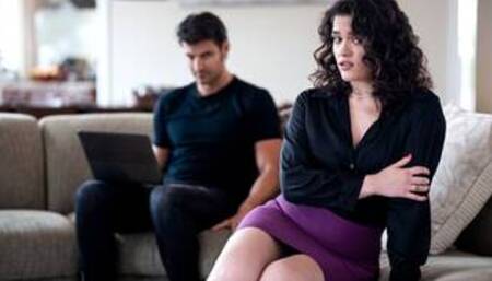 Computer technician finds porn on latina MILF Victoria Voxxx her pc