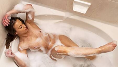 Masturbating Tub Fun Featuring Cheyenne Jewel - 1080 HD MP4