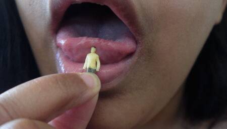 A Tiny Dinner For Giantess Pandora