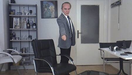 Sit quietly on your knees while I'm smoking!