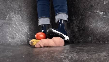 Victoria's Lemon Boots and Crushing Vibration (4K)