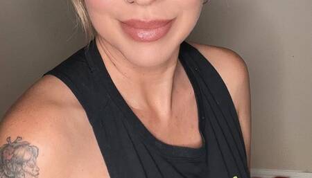 Elle Lyon Wants to Work Out With You